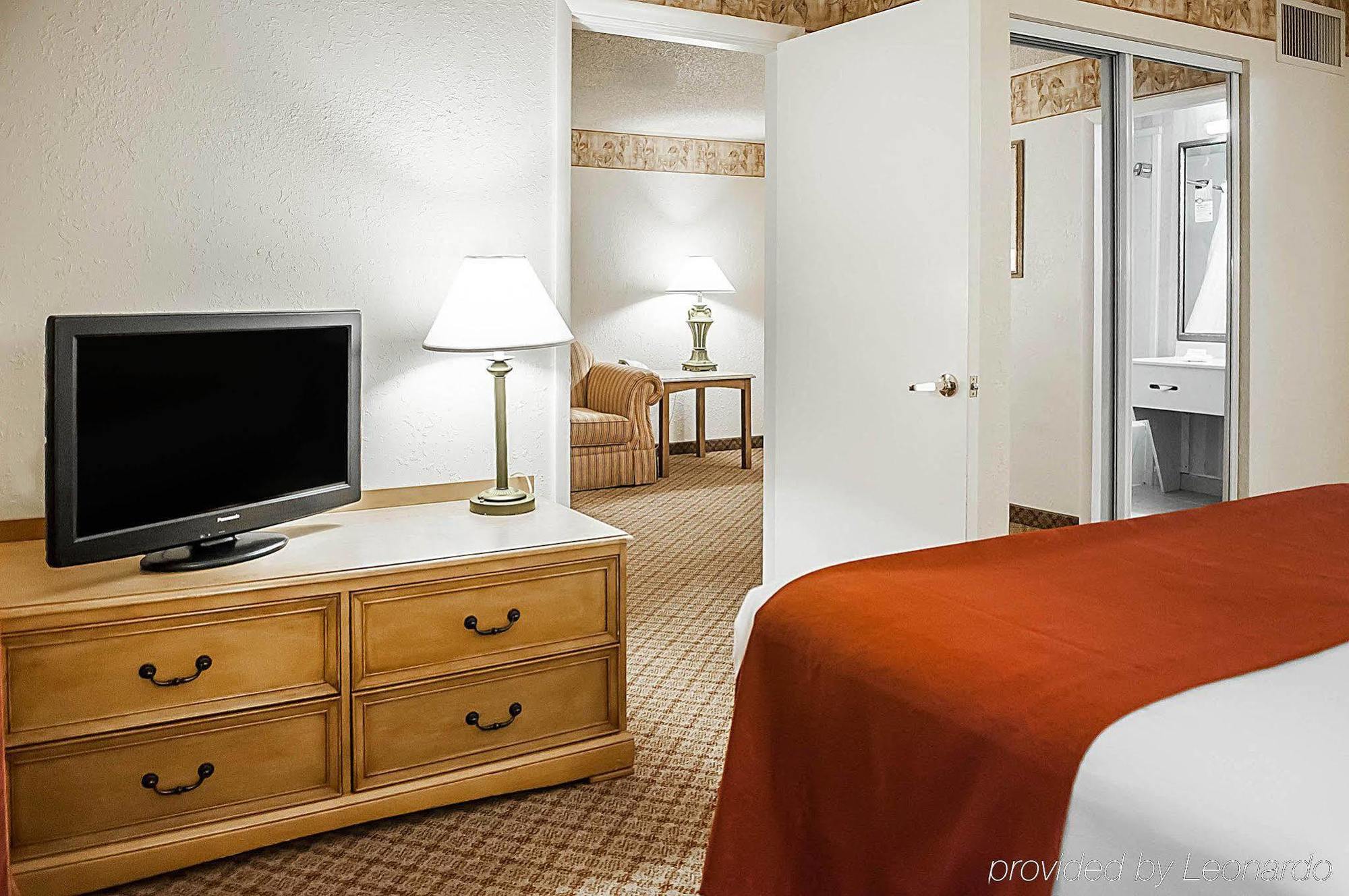 Pan American Inn And Suites Albuquerque Exterior photo