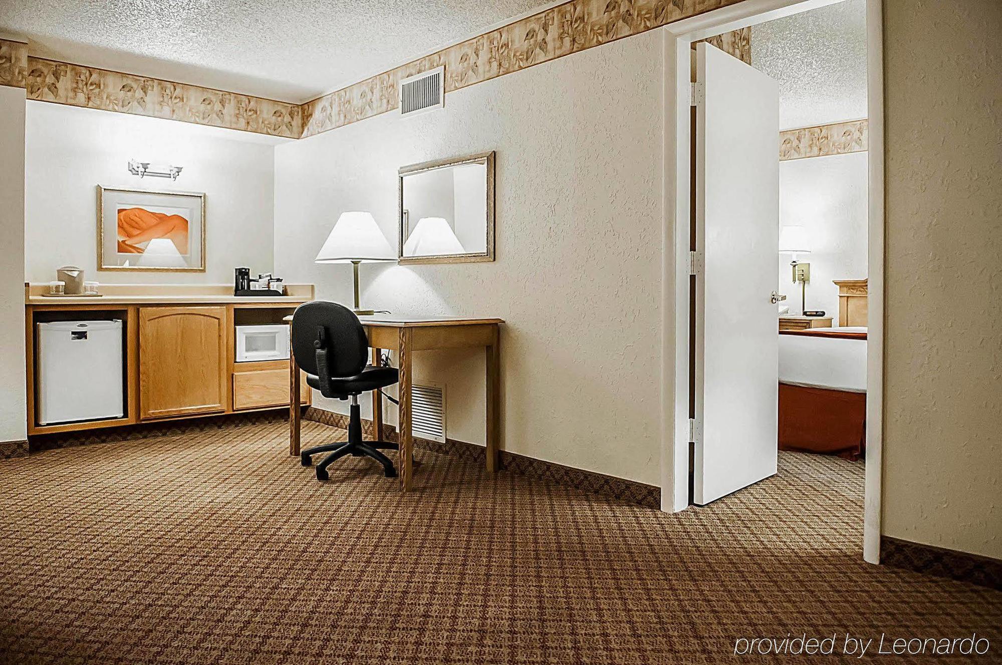 Pan American Inn And Suites Albuquerque Exterior photo